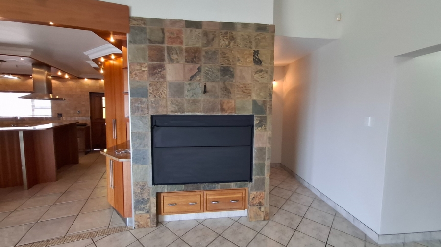 4 Bedroom Property for Sale in Menkenkop Western Cape